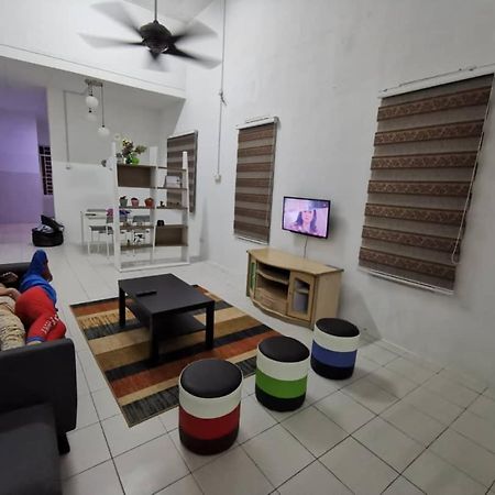 As'Cattleya Homestay Sepang Eksteriør billede