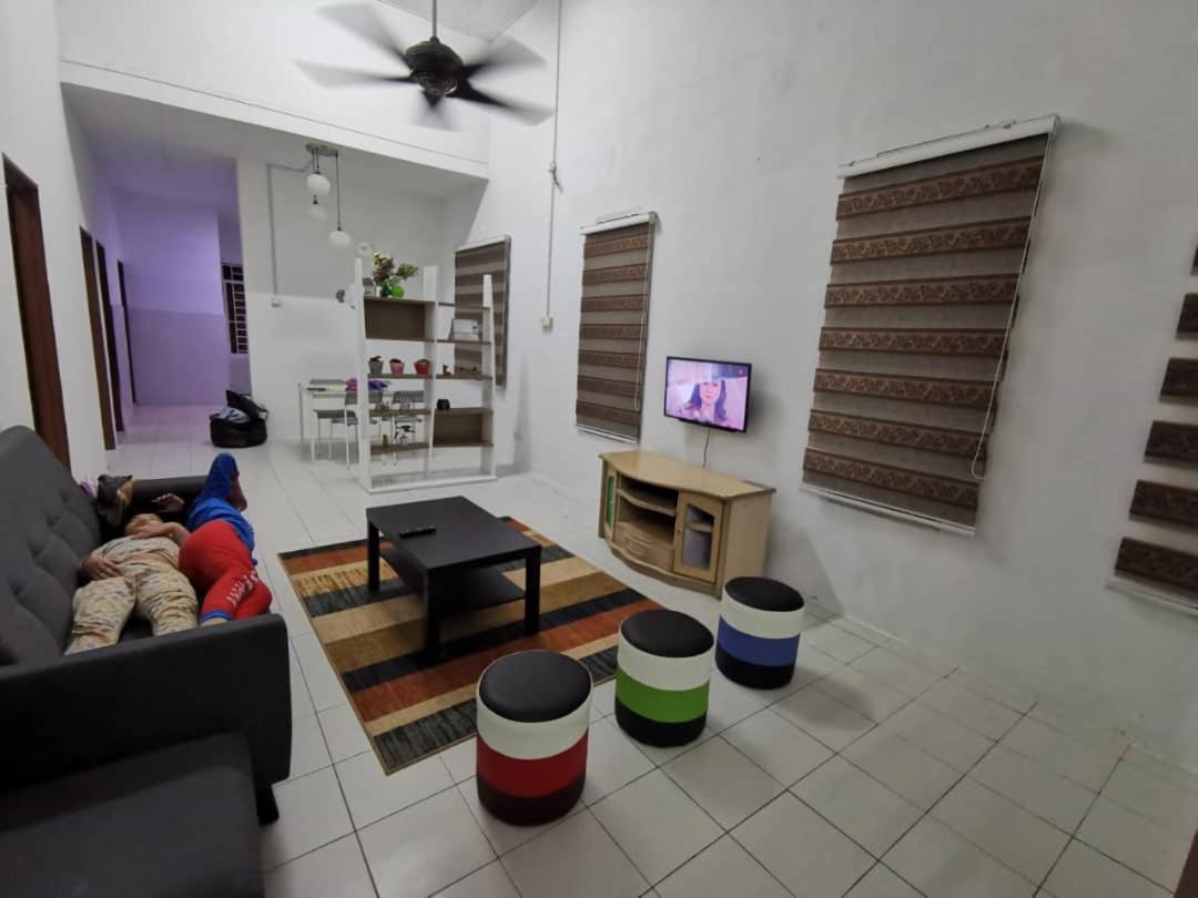 As'Cattleya Homestay Sepang Eksteriør billede